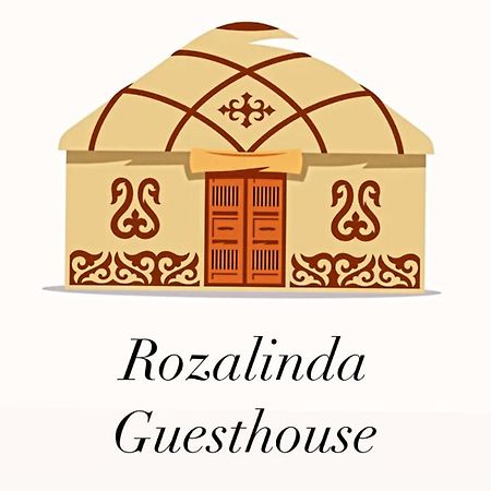 Rozalinda Guesthouse Naryn ภายนอก รูปภาพ